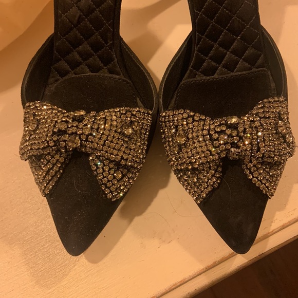 TORY BURCH Esme Pumps in size 7. Color is black. - Picture 4 of 5